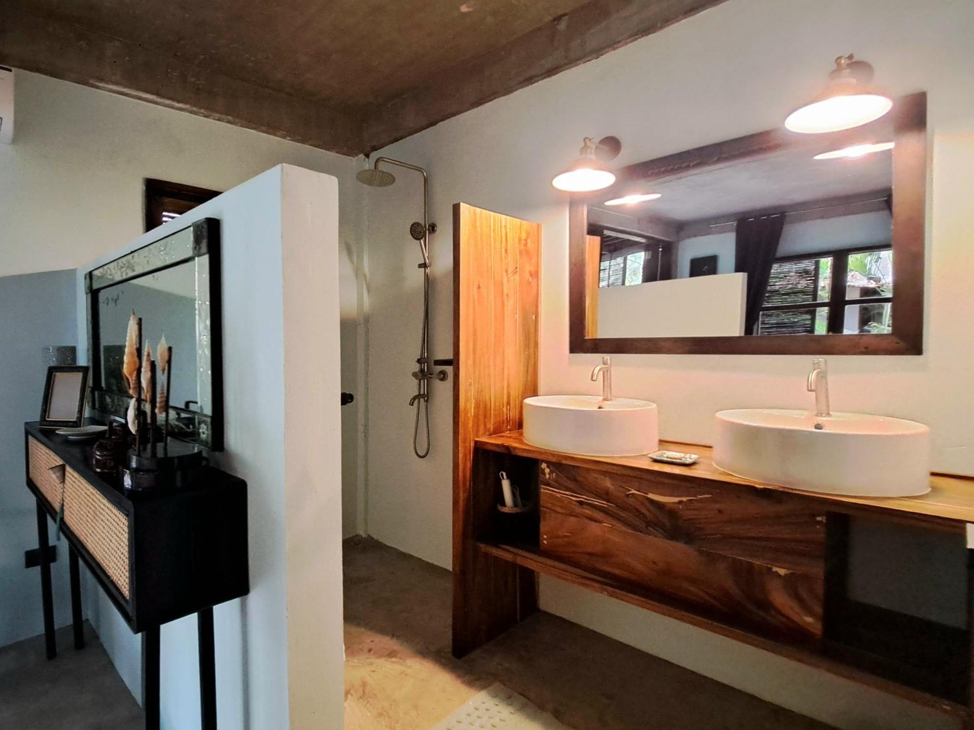 La Plage Hotel إل نيدو المظهر الخارجي الصورة